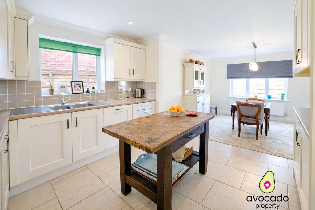 Property photo 3 of 17 4892815