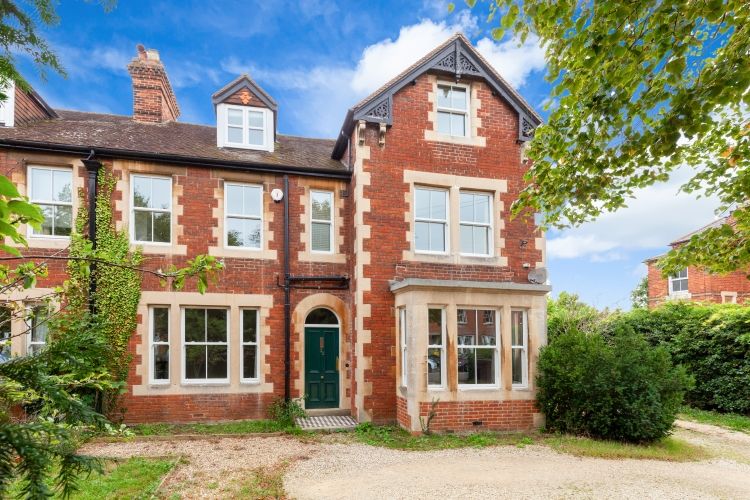 Property photo 1 of 9 233671