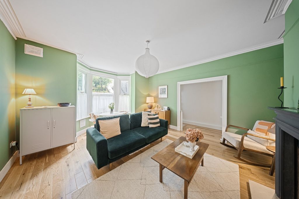 Property photo 2 of 13 4692102