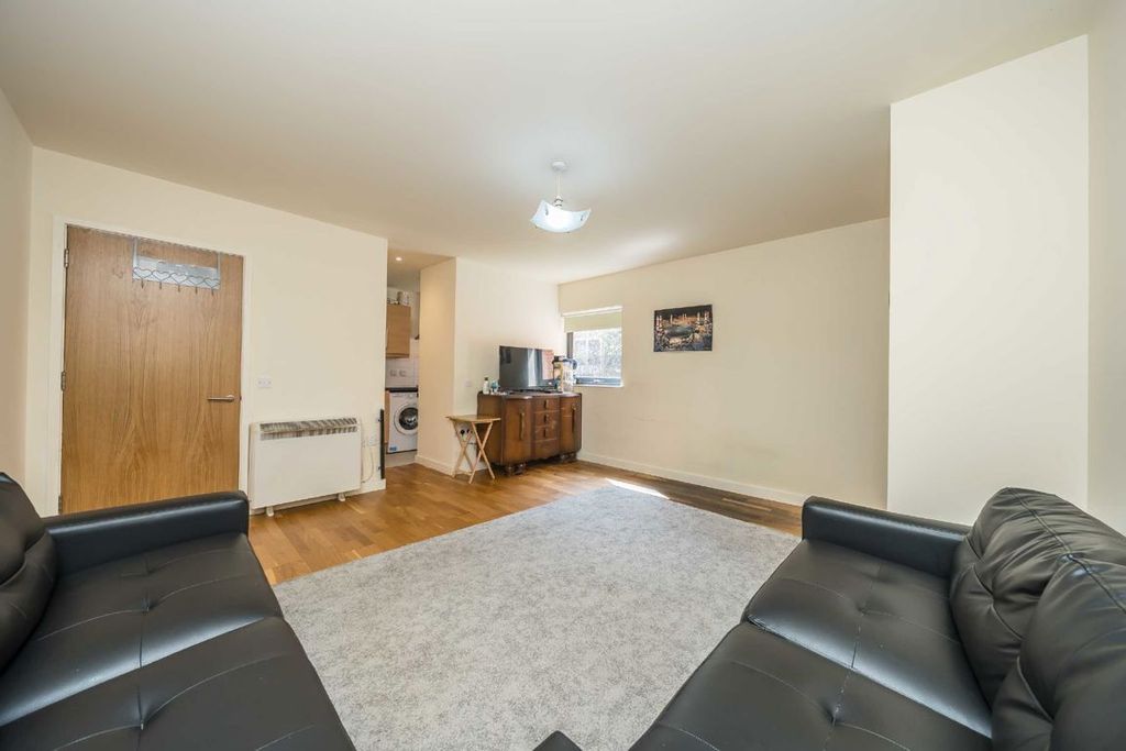 Property photo 3 of 5