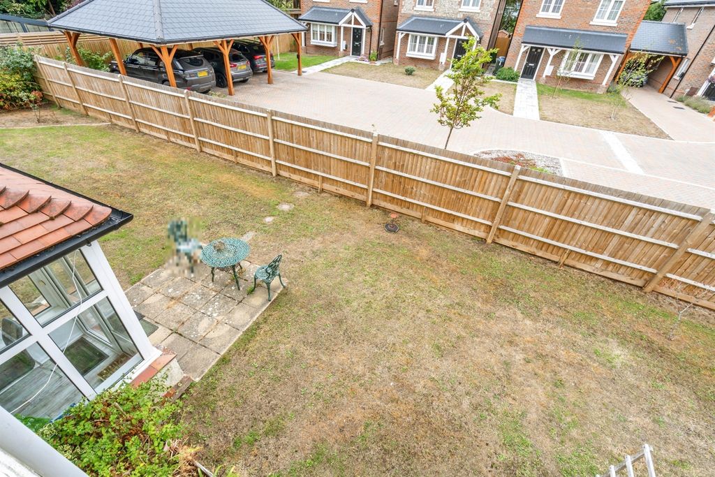 Property photo 2 of 9