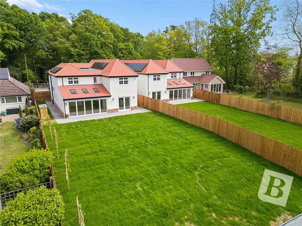 Property photo 1 of 37 Picture No. 04