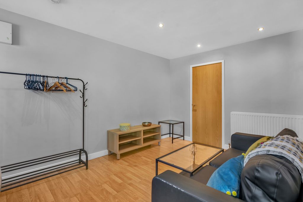 Property photo 2 of 8 Property Photo