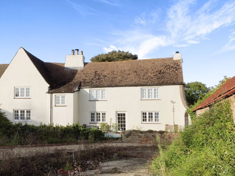 Property photo 1 of 21 Photo 4