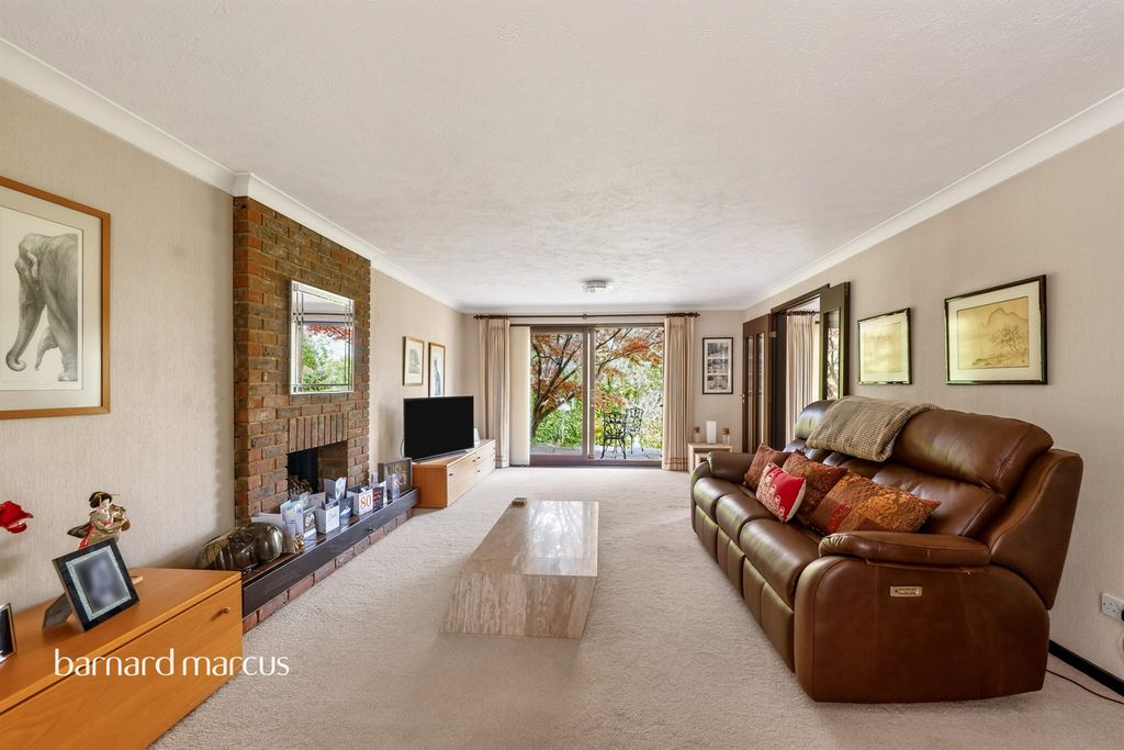 Property photo 2 of 18