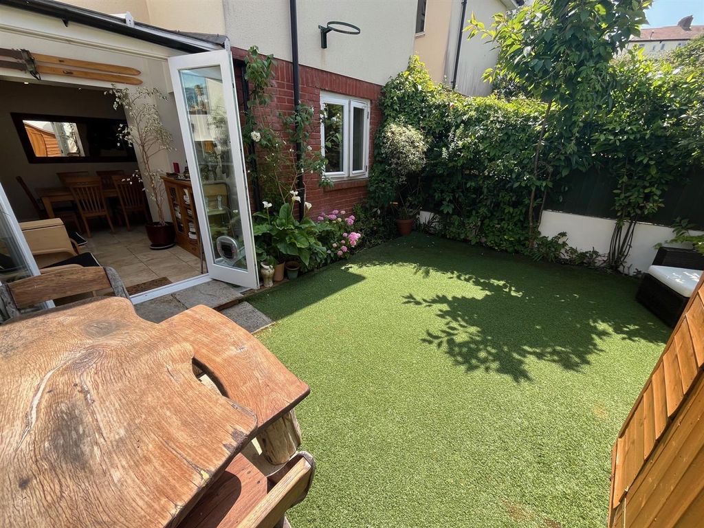 Property photo 2 of 22