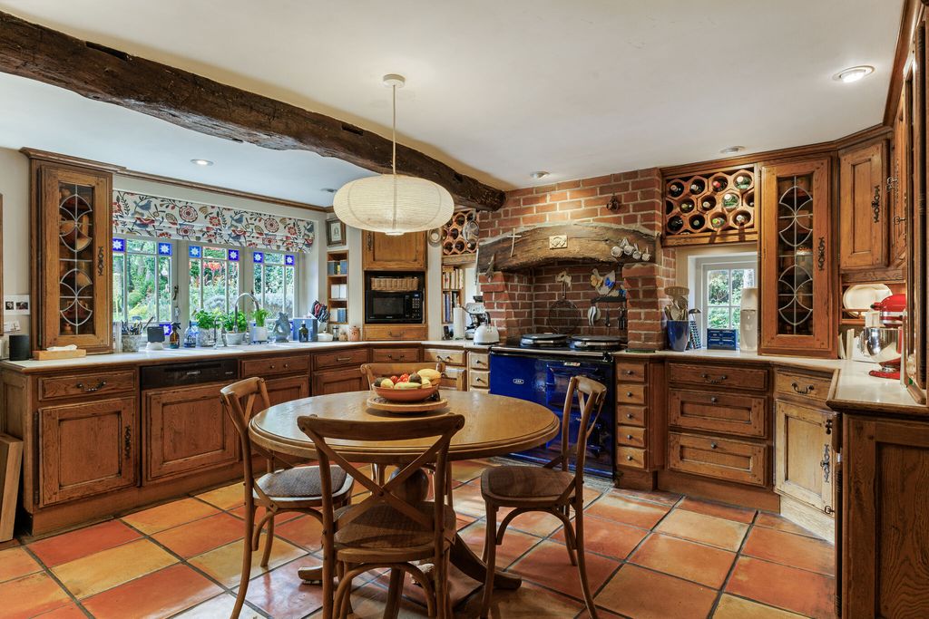 Property photo 3 of 21