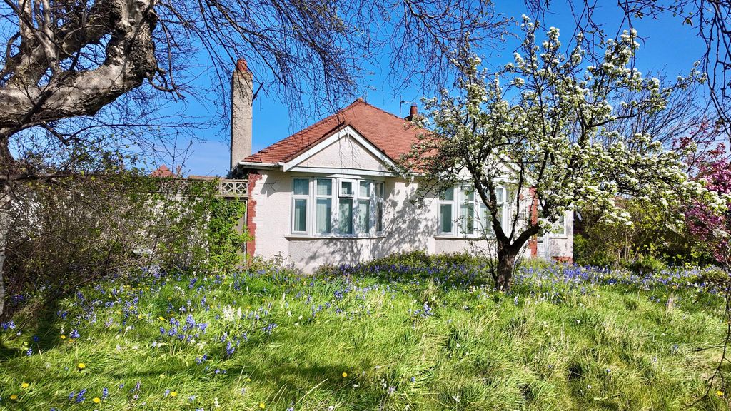 Property photo 2 of 11