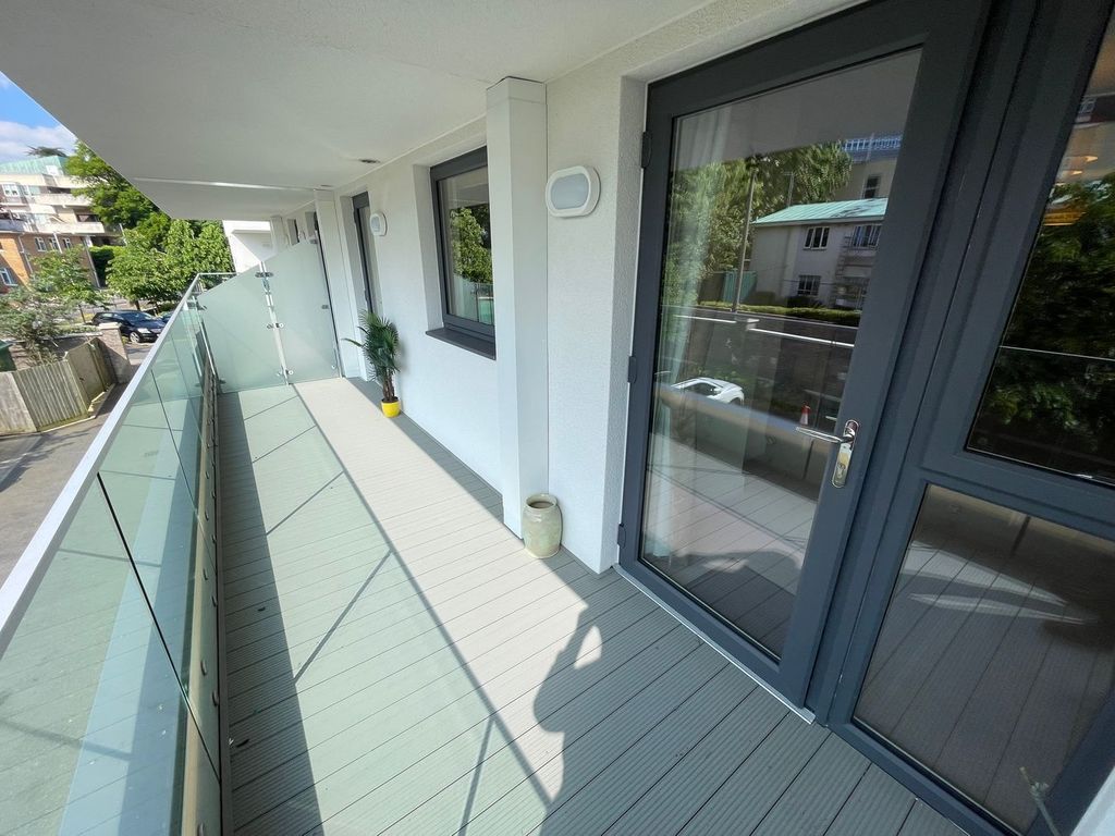 Property photo 2 of 30