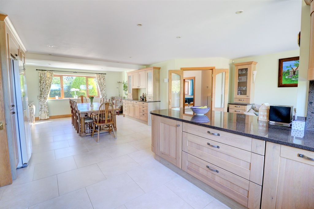 Property photo 3 of 31 Picture No. 41