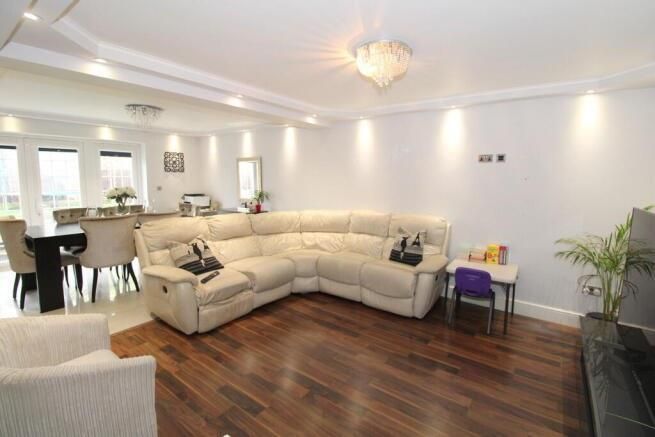 Property photo 3 of 12 Reception