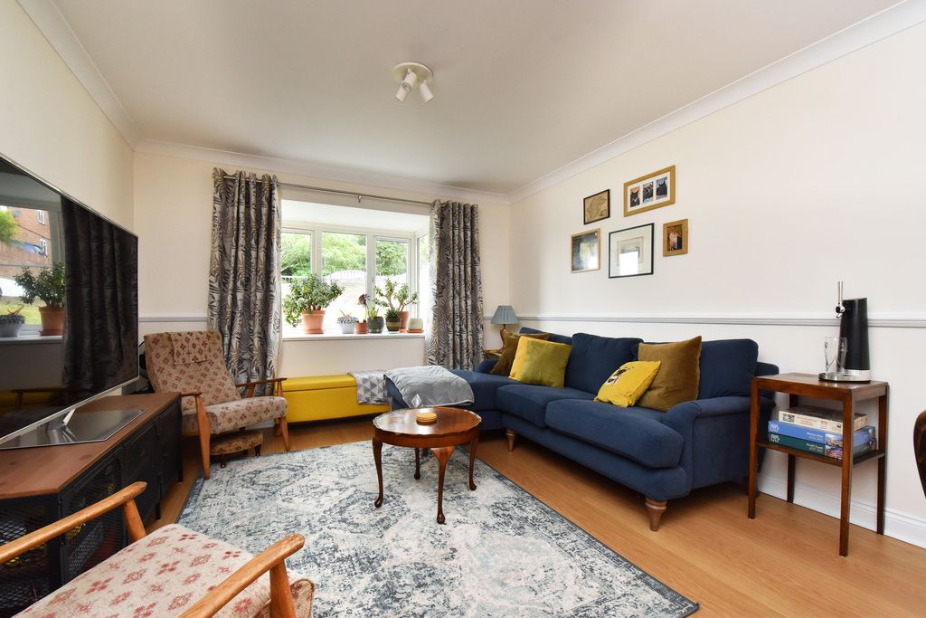 Property photo 2 of 9