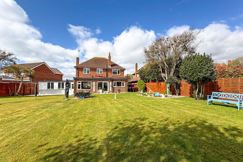 Property photo 2 of 23 Picture No. 25