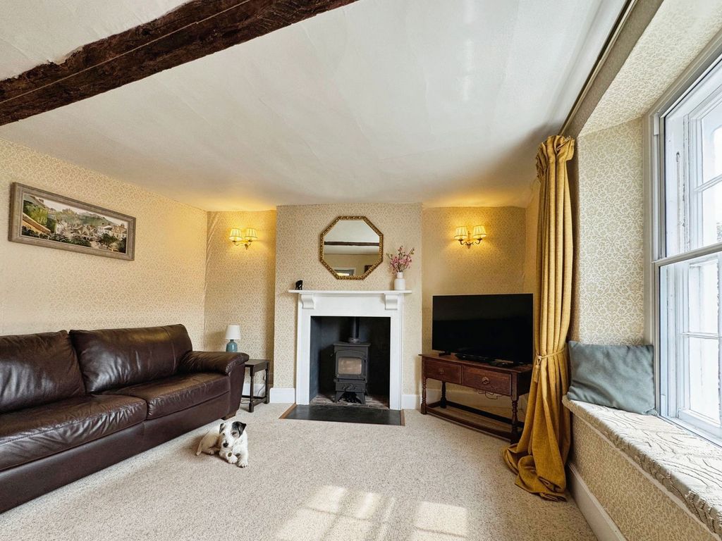 Property photo 3 of 44