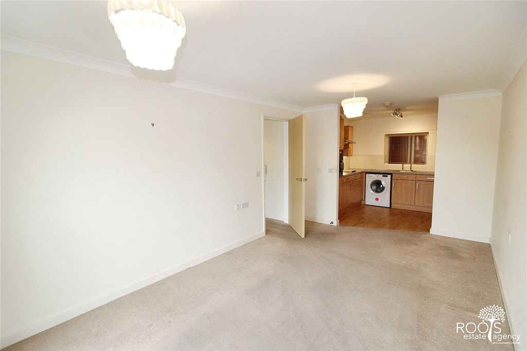 Property photo 3 of 9 Living Room