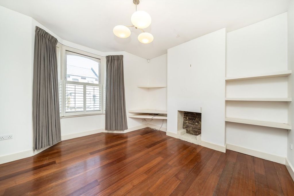 Property photo 3 of 10