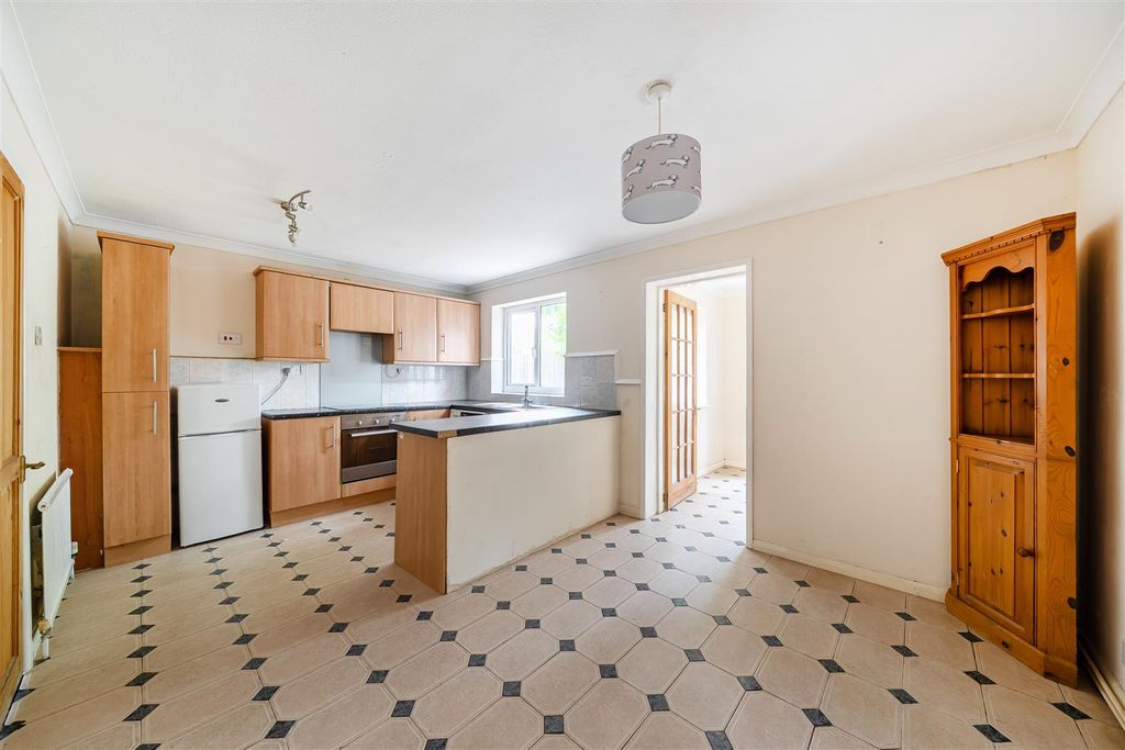 Property photo 2 of 17 1493520-9-6A59Efbcda7Fb.Jpg