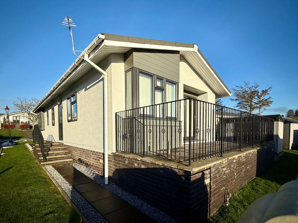 Property photo 2 of 22