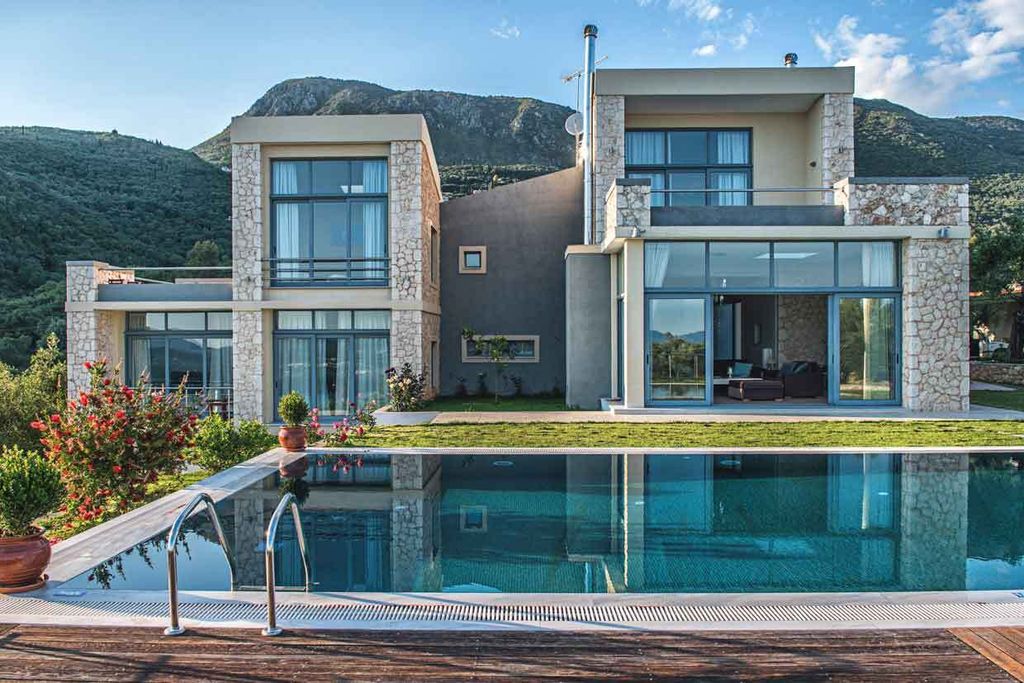 Property photo 1 of 12 Villa