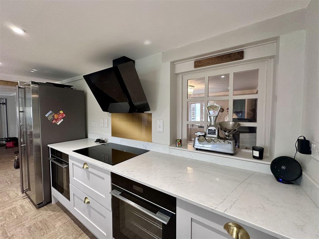 Property photo 2 of 50 Tempimagettcssk.Jpg