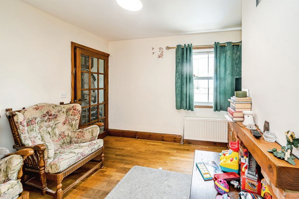 Property photo 3 of 12