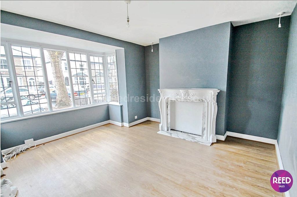 Property photo 2 of 23