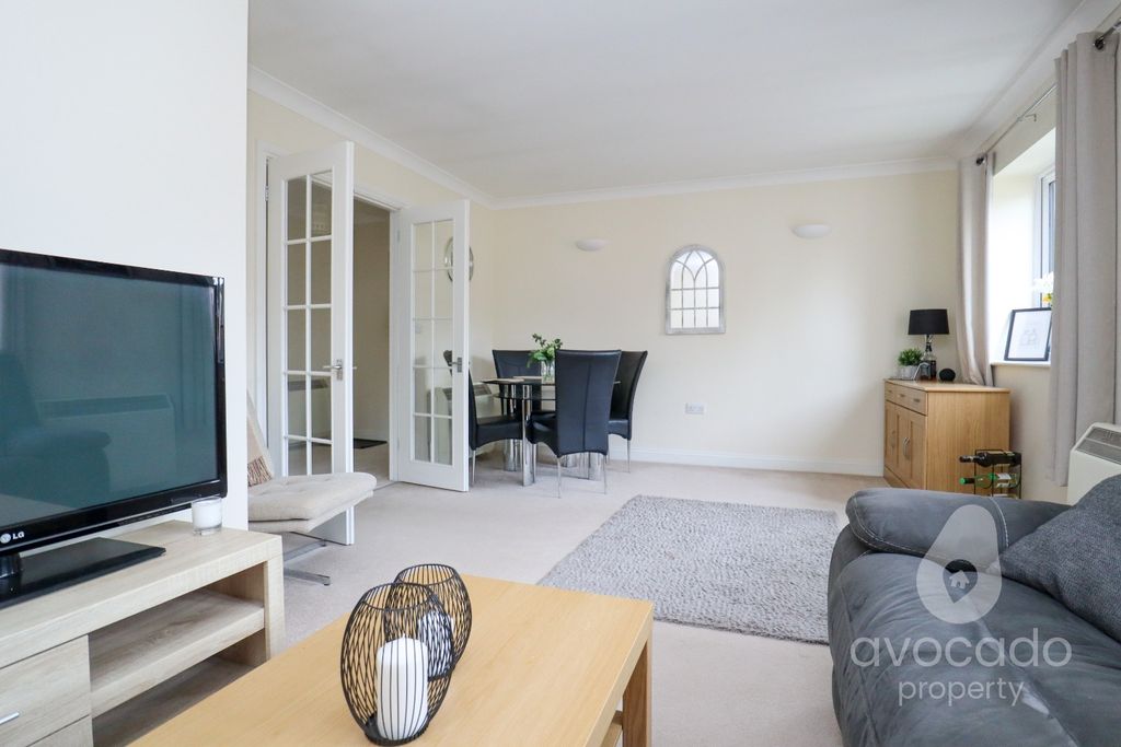 Property photo 2 of 9 4395343