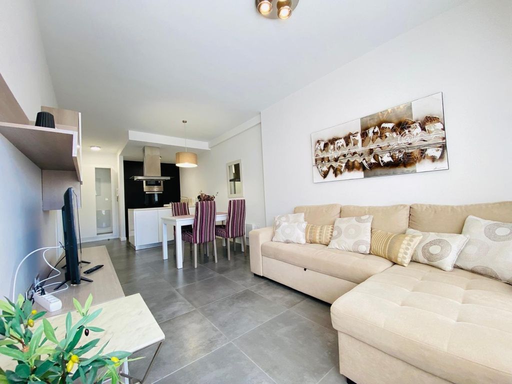 Property photo 2 of 37