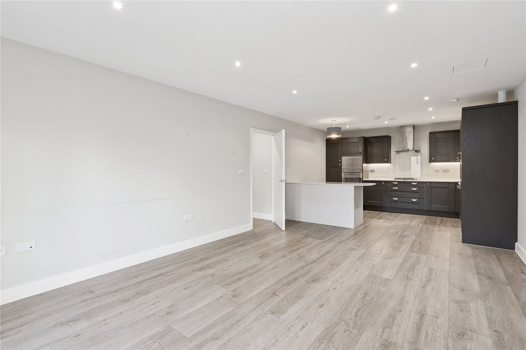 Property photo 3 of 13 Picture No. 02