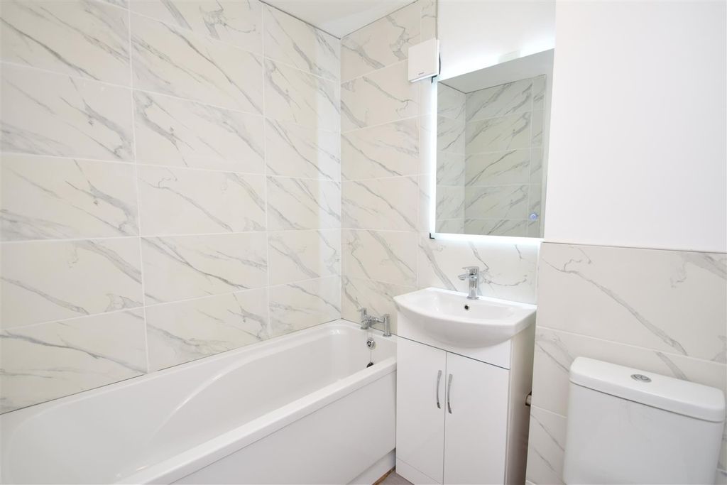 Property photo 3 of 6 Bathroom