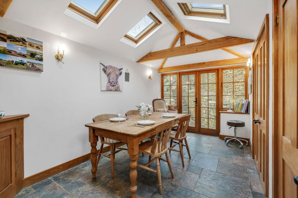 Property photo 3 of 24