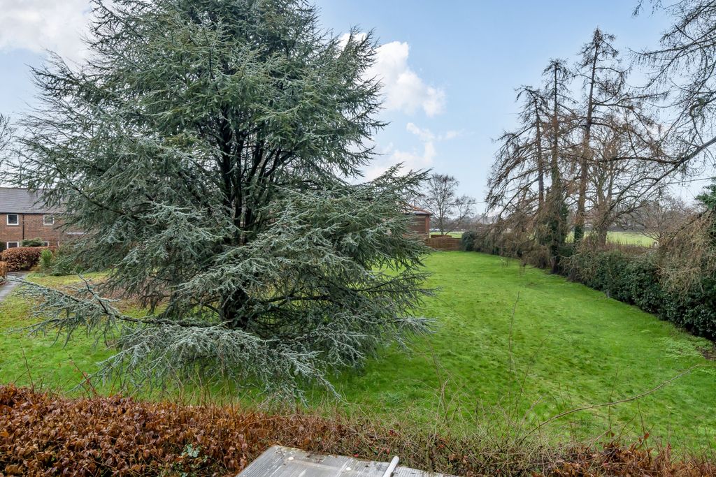 Property photo 1 of 11 External View