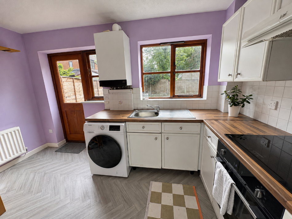 Property photo 2 of 19 Kitchen