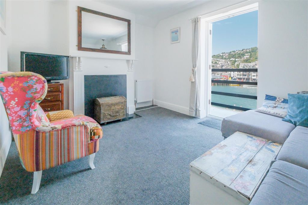 Property photo 2 of 25 Parry 3 West View Looe-2.Jpg