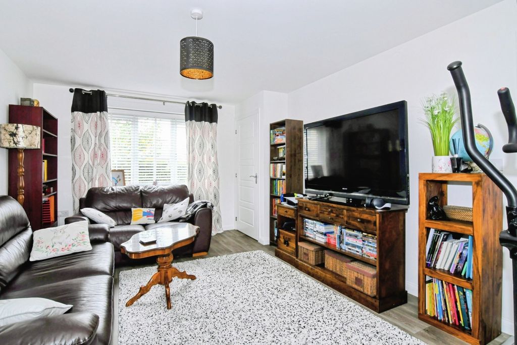 Property photo 3 of 16 Photo