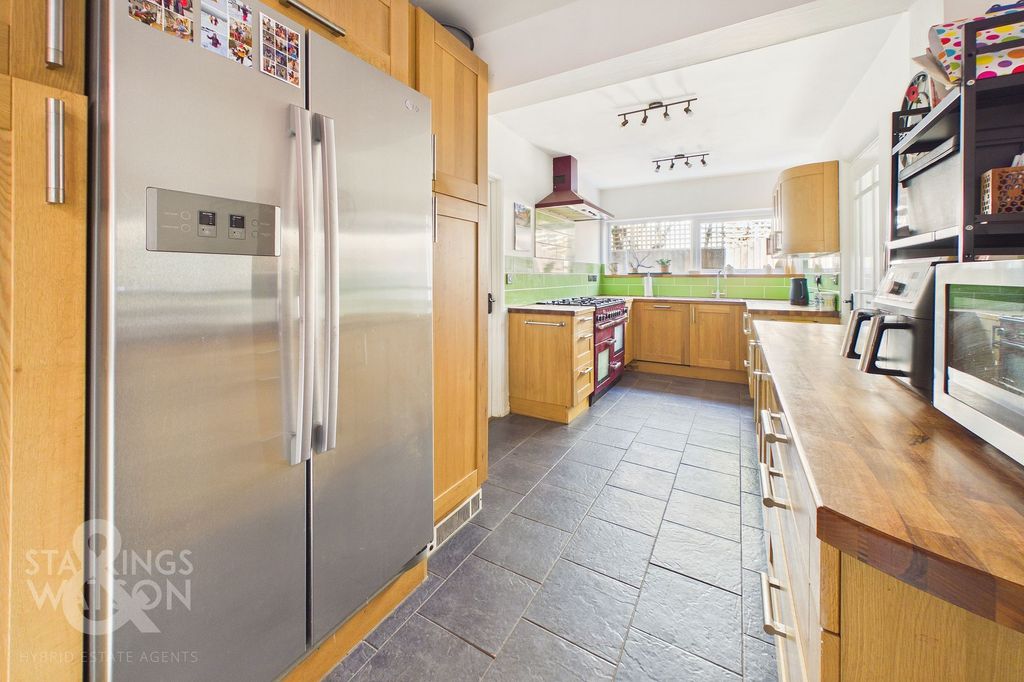 Property photo 3 of 26