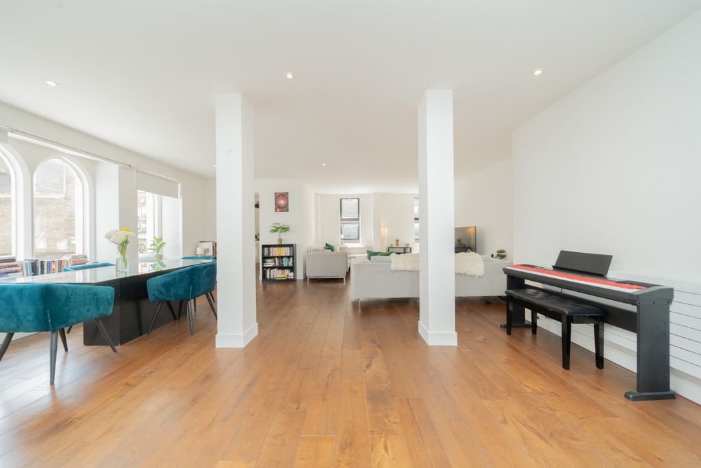 Property photo 3 of 8