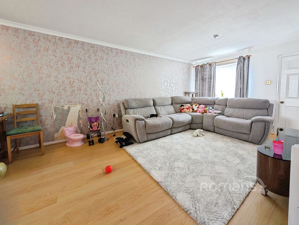 Property photo 3 of 19 Pbox-Img.Jpg