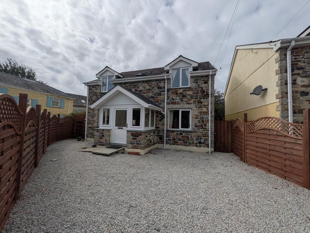 Property photo 1 of 15 Front (Exterior)