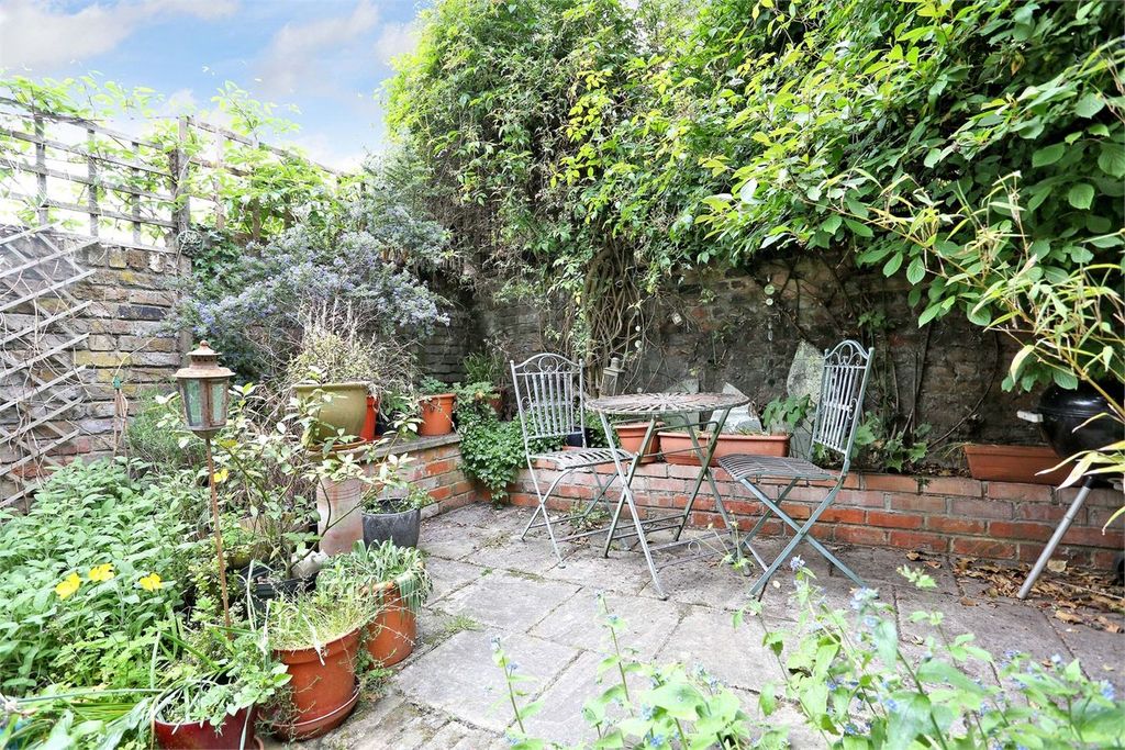 Property photo 2 of 7
