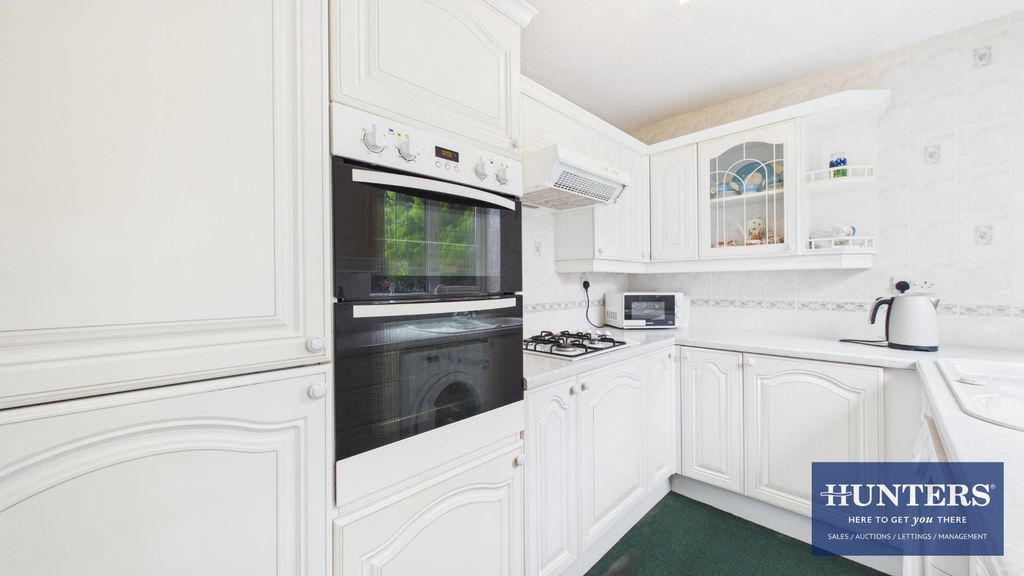 Property photo 3 of 22 Kitchen
