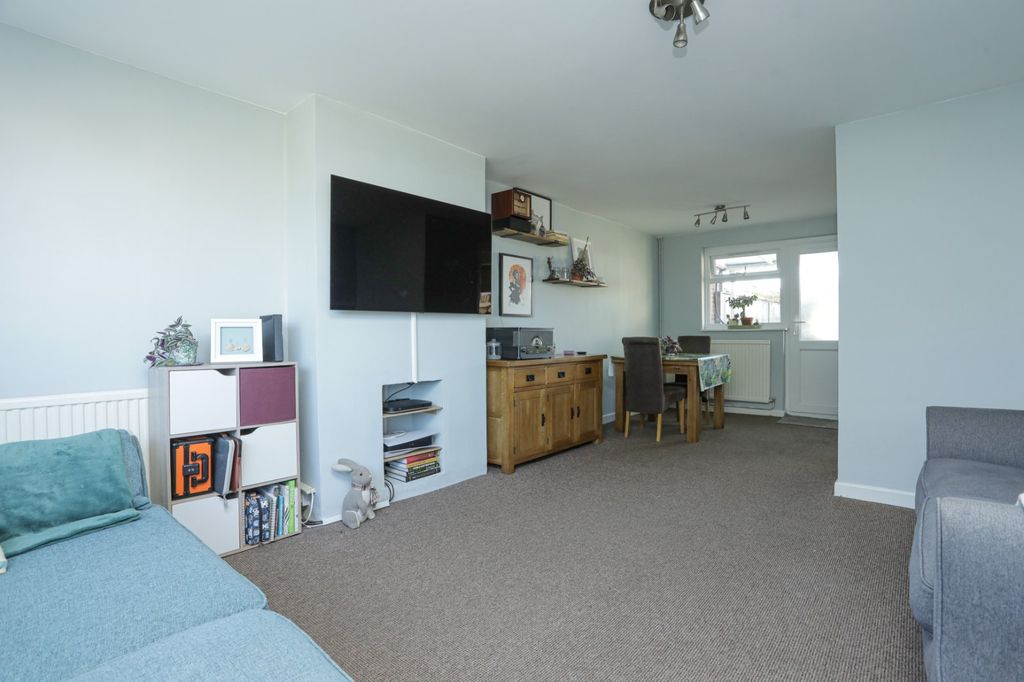 Property photo 2 of 12 Picture 2