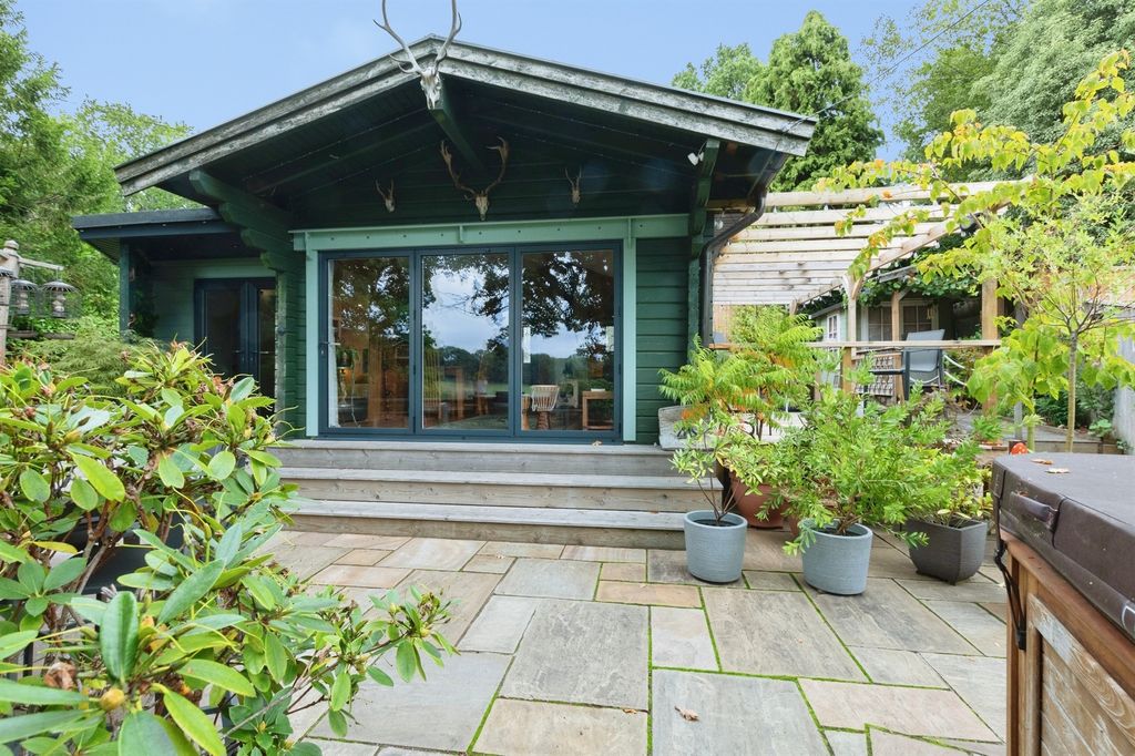 Property photo 3 of 9