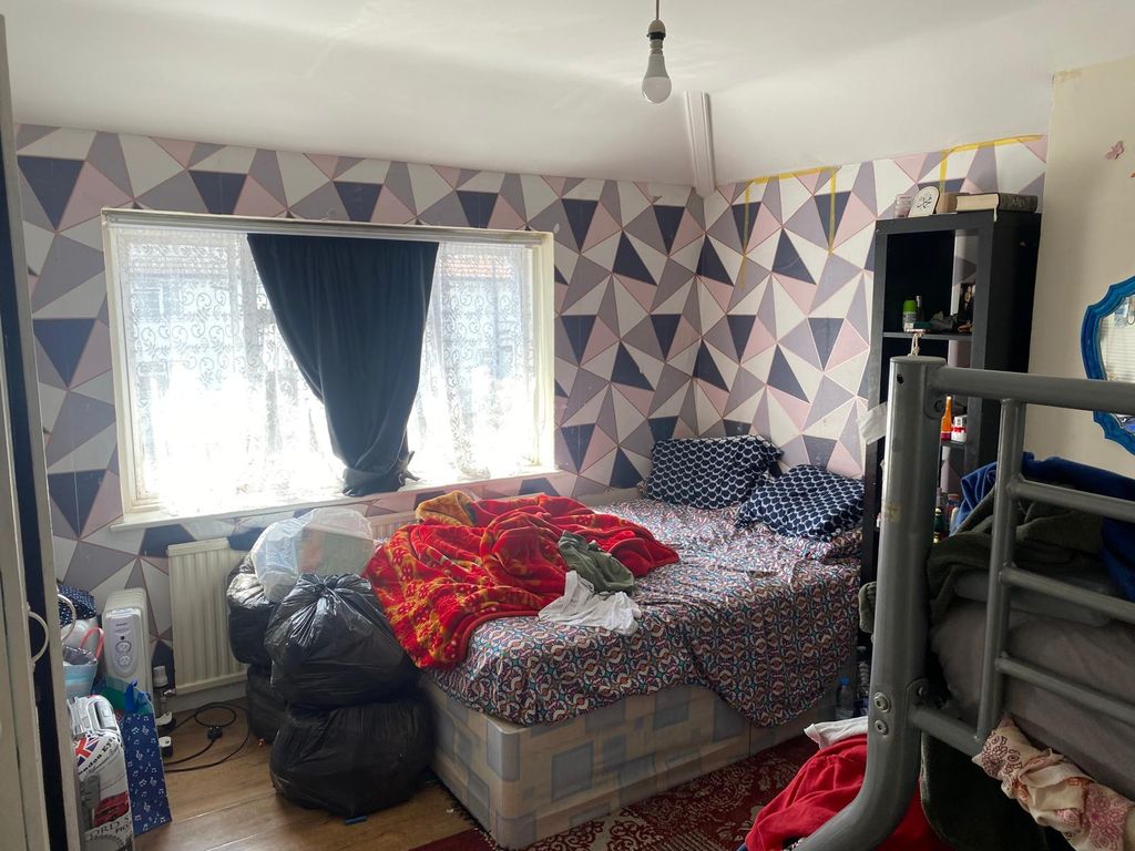 Property photo 2 of 3