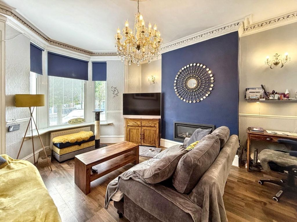 Property photo 2 of 58 117 Front - Liv Room.Jpg