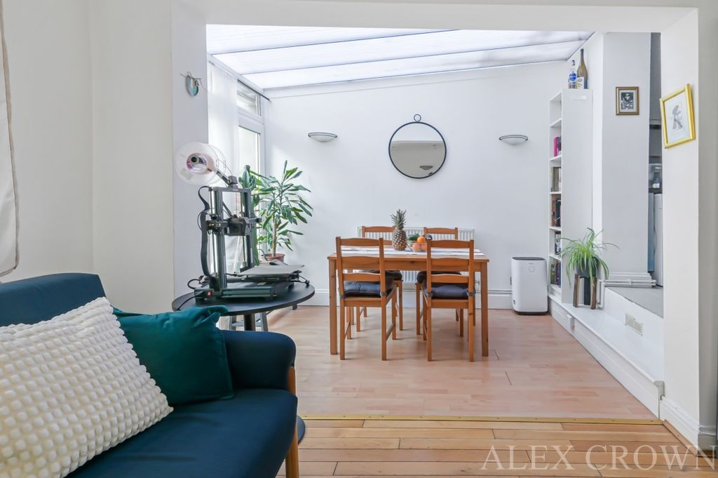 Property photo 3 of 24