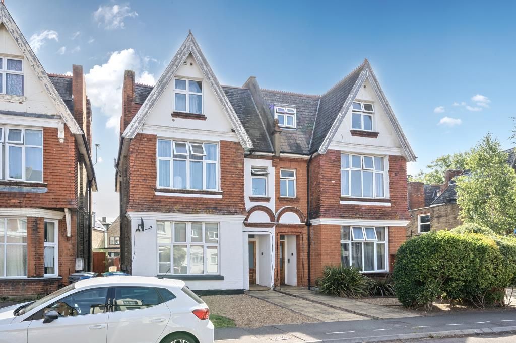 Property photo 1 of 18 External View