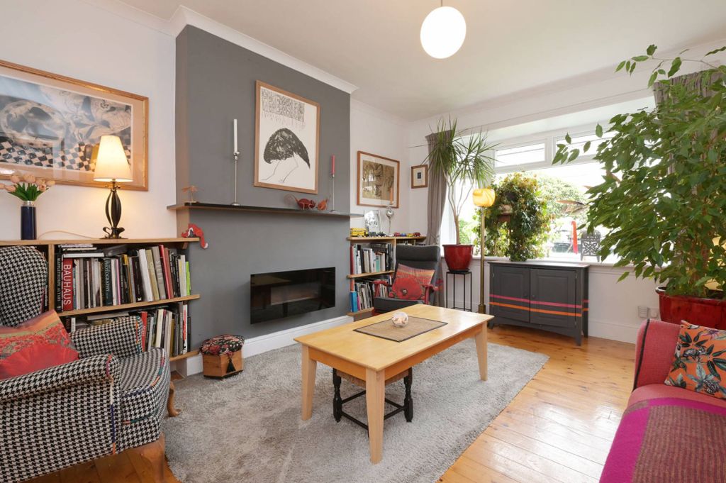 Property photo 3 of 28