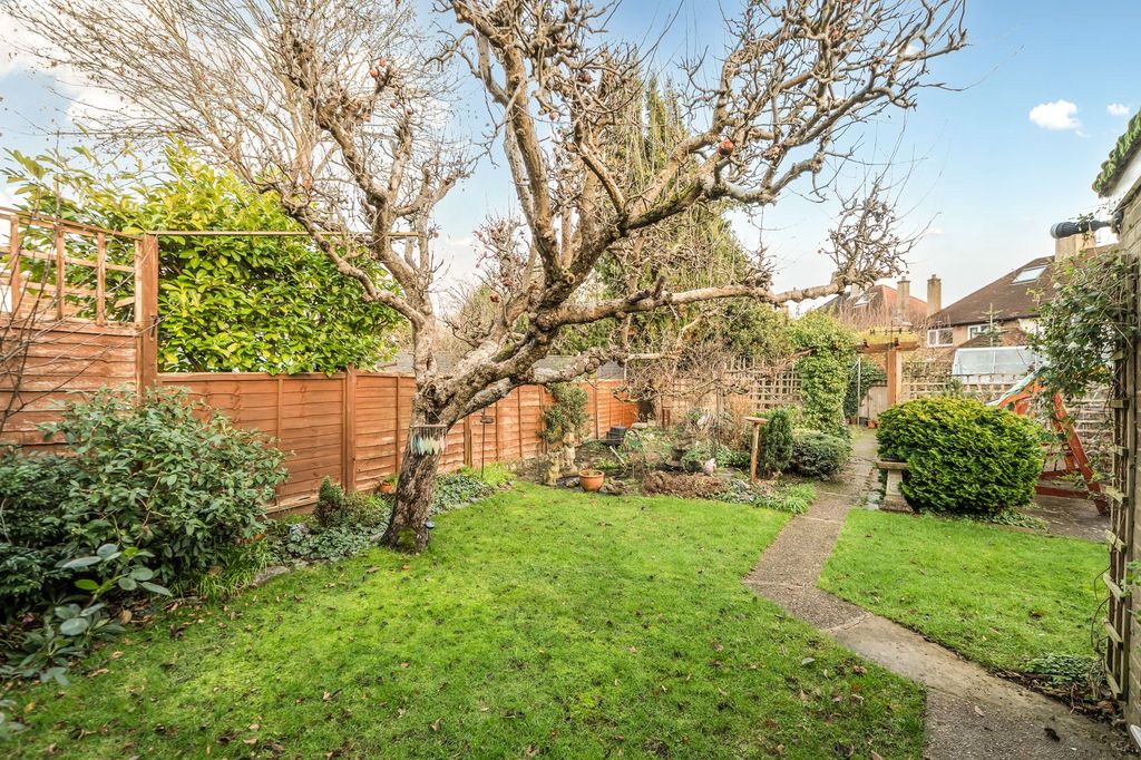 Property photo 2 of 20