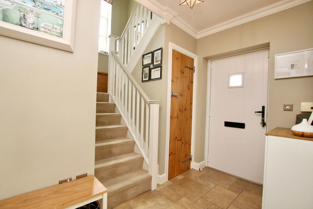 Property photo 3 of 24